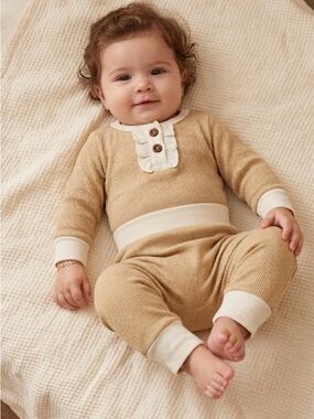 Tahari Baby Girl 2 Piece Outfit • Long - Sleeve Shirt & Pants • Size 3-6 M